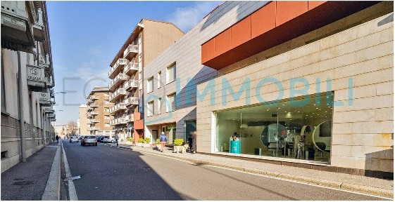 Locale commerciale in Affitto
