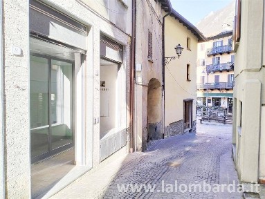 Locale commerciale in Affitto