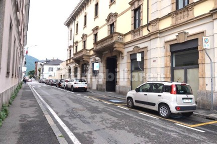 Locale commerciale in Affitto