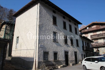 Terratetto plurifamiliare piazza Eugenio Pedrini, Vilminore di Scalve