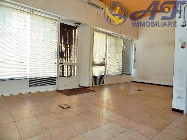 Locale commerciale in Affitto