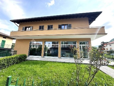 Locale commerciale in Affitto