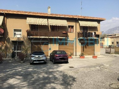 Locale commerciale in Affitto