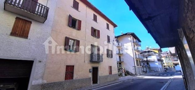 Terratetto unifamiliare via Roma, Centro, Oltre il Colle