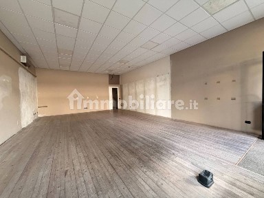 Locale commerciale in Affitto