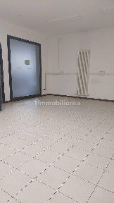 Locale commerciale in Affitto