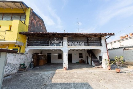 Terratetto unifamiliare 356 m², da ristrutturare, Centro, Caravaggio