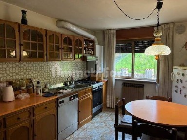 Terratetto unifamiliare 130 m², buono stato, Centro, Vertova