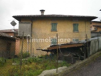 Terratetto unifamiliare via San Carlo 18, Centro, San Giovanni Bianco