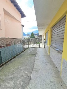 Terratetto unifamiliare 195 m², da ristrutturare, Centro, San Giovanni Bianco