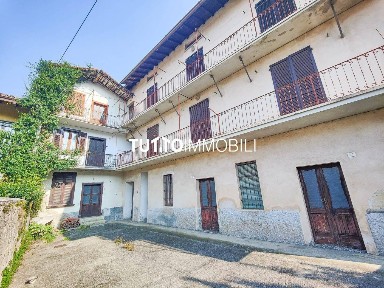 Terratetto plurifamiliare 150 m², da ristrutturare, Pradalunga