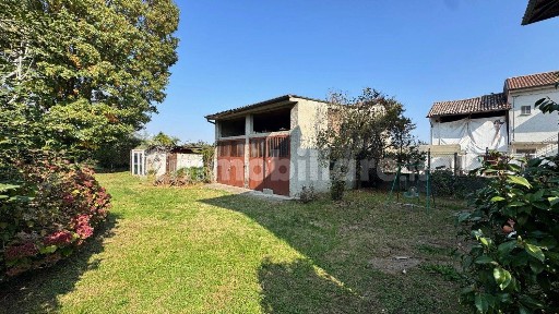 Borgo San Siro, Via Maestra