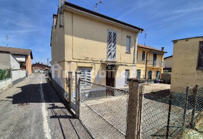 Linarolo, Via Verdi, 10