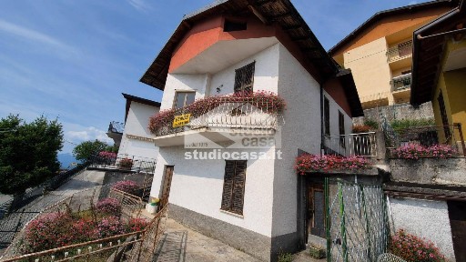 Terratetto unifamiliare 120 m², da ristrutturare, Ceratello, Costa Volpino