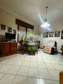 Terratetto unifamiliare 120 m², buono stato, Leffe