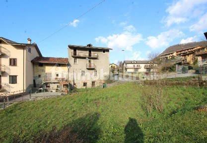 Terratetto unifamiliare 140 m², da ristrutturare, Centro, Zogno