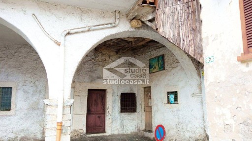 Terratetto unifamiliare 120 m², da ristrutturare, Villassio, Gorno