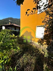 Terratetto plurifamiliare 430 m², da ristrutturare, Centro, Albino
