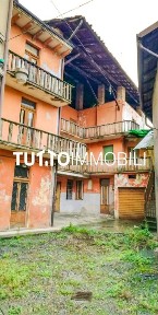 Terratetto unifamiliare 370 m², da ristrutturare, Centro, Gandino