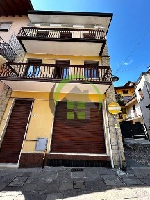 Terratetto unifamiliare 160 m², buono stato, Centro, Vertova