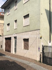 Terratetto unifamiliare 510 m², da ristrutturare, Centro, Vertova