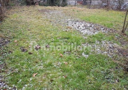 Terratetto unifamiliare 150 m², da ristrutturare, Cene