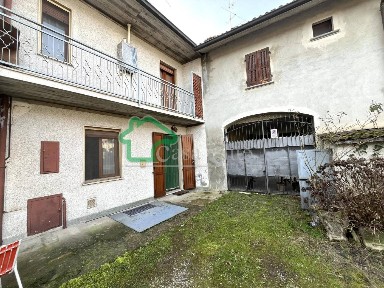 Miradolo Terme, Via Roma