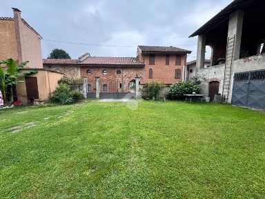 Terratetto plurifamiliare via Po 18, Centro, San Zenone al Po