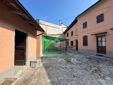 Terratetto plurifamiliare frazione Castagnola 50, Centro, Montù Beccaria