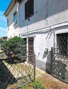Casa indipendente all'asta via Marconi, 23, Rea