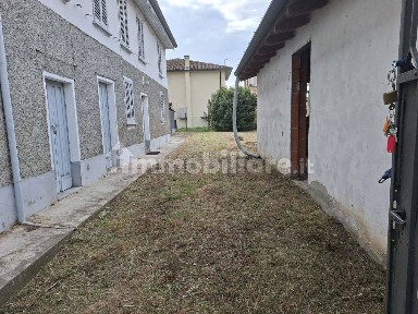 Terratetto unifamiliare viale della liberta, 157, Centro, Gropello Cairoli