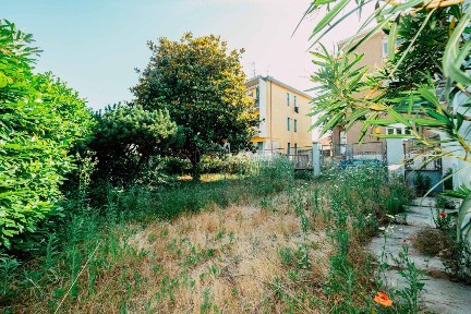 Vigevano, Via Colli Lucio 1