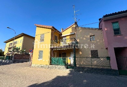 Terratetto unifamiliare via Erbognetta 120, Centro, Sannazzaro de' Burgondi