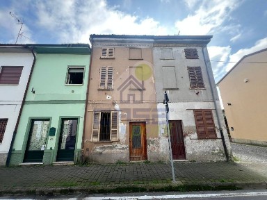Terratetto plurifamiliare via xxv aprile, Centro, Chignolo Po