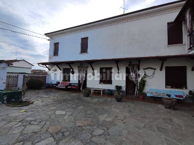 Mede, Vicolo Surba