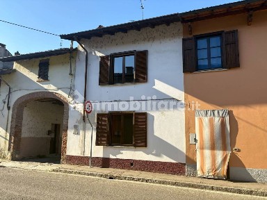 Terratetto unifamiliare via Vittorio Veneto 60, Centro, Dorno