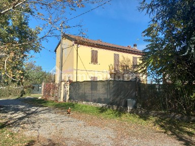 Terratetto unifamiliare via Emilia 151, Centro, Casteggio