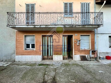 Terratetto plurifamiliare piazza san vittore, Centro, Pieve Porto Morone
