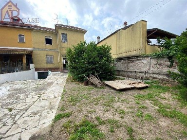 Gambolò, via mazzini, 8