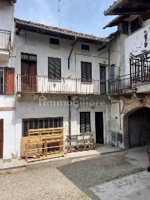 Terratetto unifamiliare 263 m², da ristrutturare, Centro, Mortara