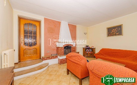 Terratetto unifamiliare 227 m², da ristrutturare, Centro Storico, Voghera