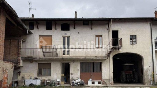 Gambolò, Via Gruvala, 24