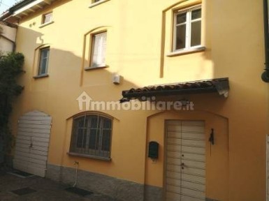 Terratetto unifamiliare 230 m², ottimo stato, Stradella