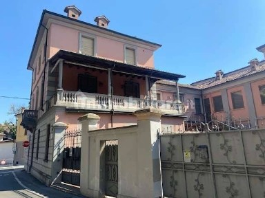 Terratetto unifamiliare piazzetta Garibaldi, Centro Storico, Voghera