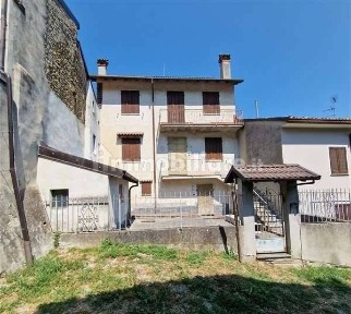 Terratetto unifamiliare 137 m², da ristrutturare, Cecima