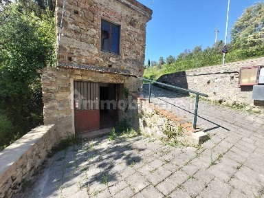 Bagno a Ripoli, Strada Provinciale del Brollo e del Poggio alla Croce, 200