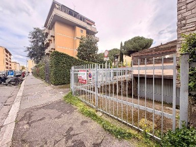 Firenze, Isolotto Talenti, Via Libero Andreotti, 61