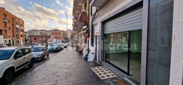 Locale commerciale in Vendita