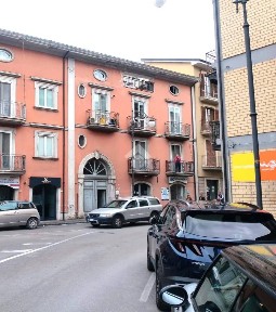 Locale commerciale in Vendita