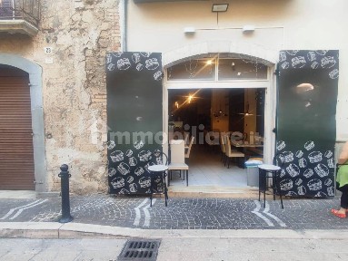 Locale commerciale in Vendita